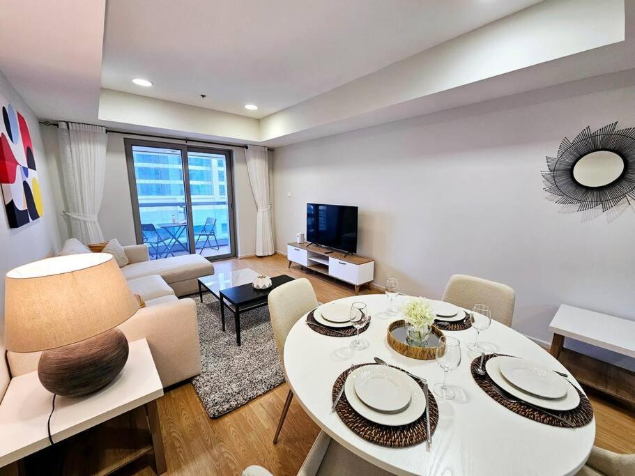 Bright Apt- Close To Barasti Apartment *