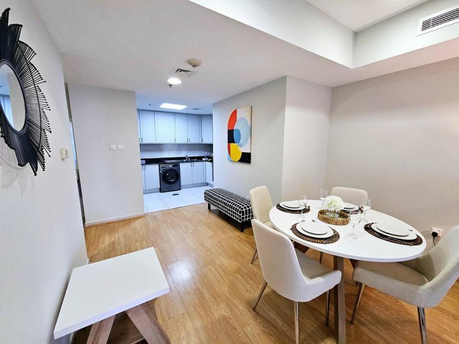 Apartment Bright Apt- Close To Barasti Dubai